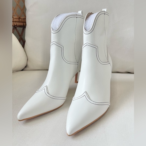 NWB- Lulu’s White Boots - Picture 3 of 11